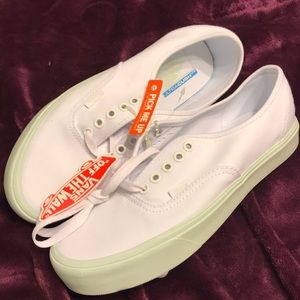 NWT Vans